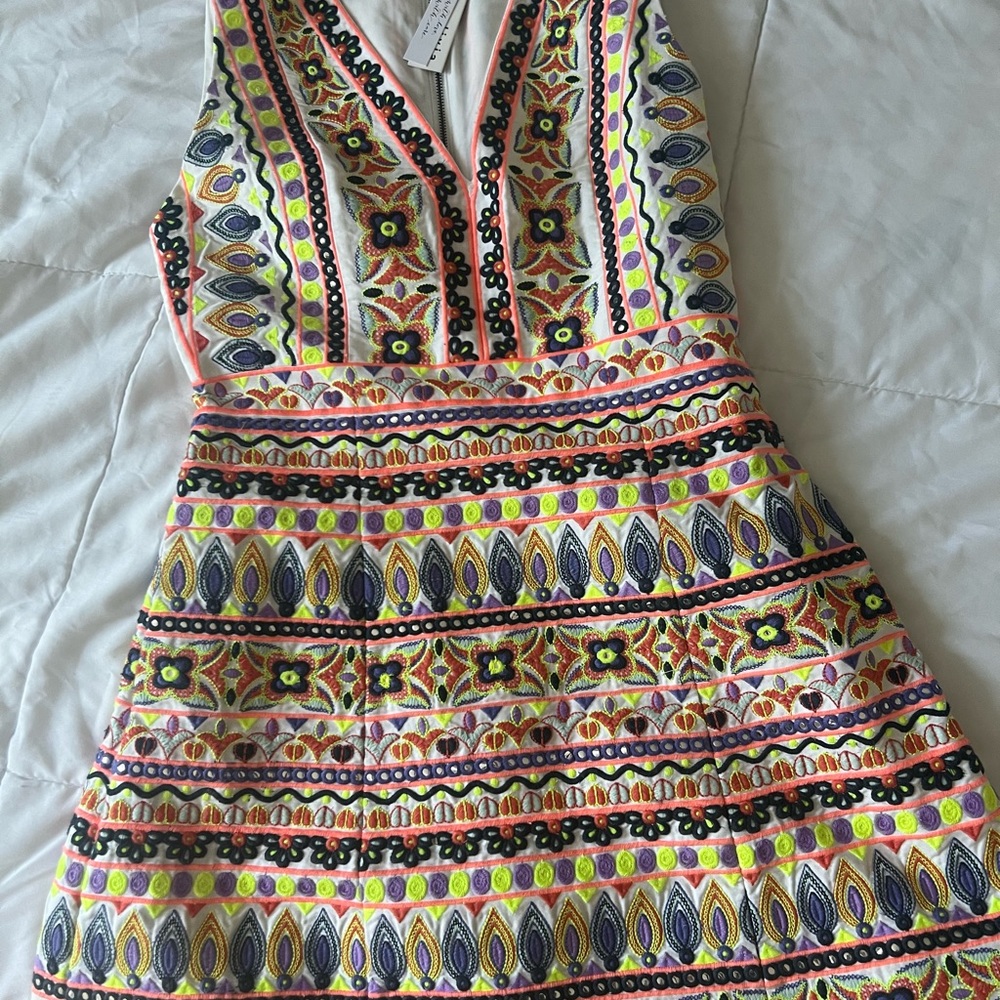 Alice + Olivia Embroidered mini Dress - Picture 8 of 8